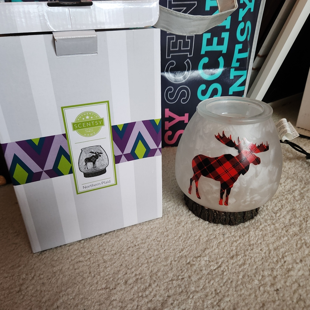 Scentsy Northern Plaid Moose Warmer - Red and Black